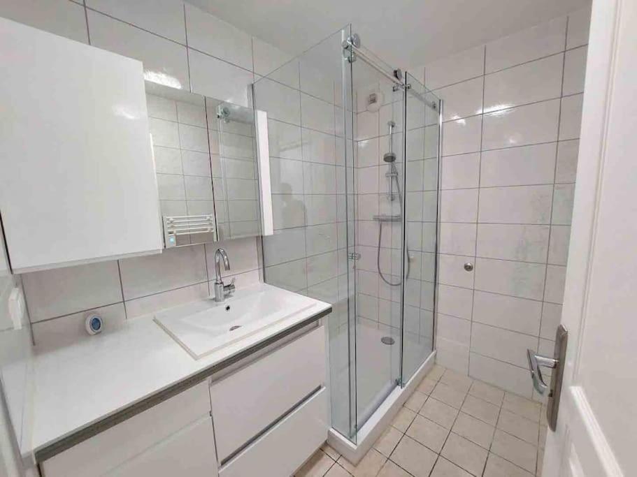 Modern One Bedroom Apartment In Cannes Kültér fotó
